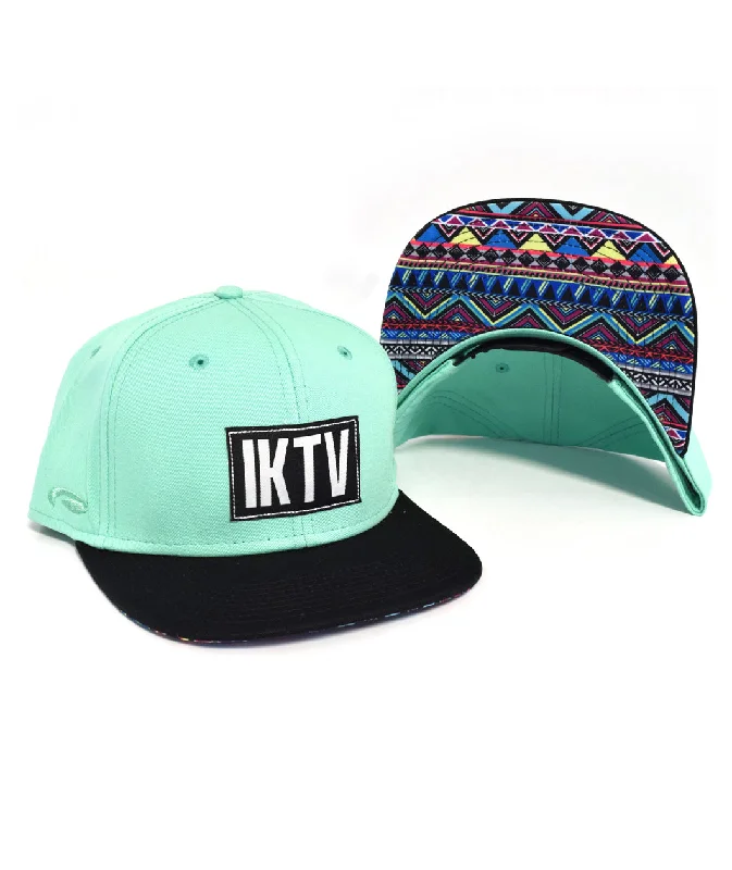 Women's Blouse with V-Shaped CollarIKTV Hat Mint