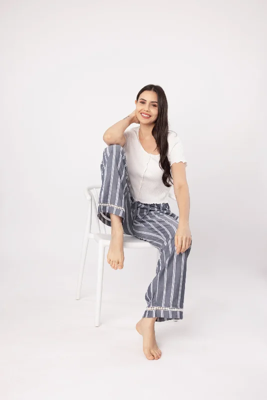 women's pajamas with a blend of comfort, style, and functionalitySunday striped Grey Cotton Women's Pajama