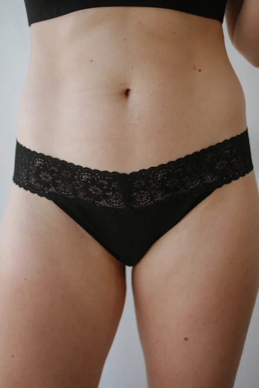 plus-size lace thong panties in a variety of sizesAlgodón Bikini