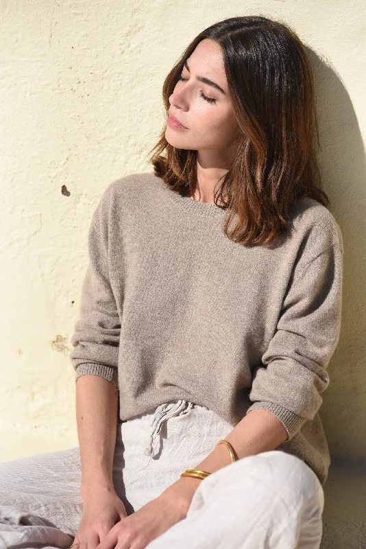 Women's Blouse with Low CollarThe Cashmere Cove Crew Neck // Rye