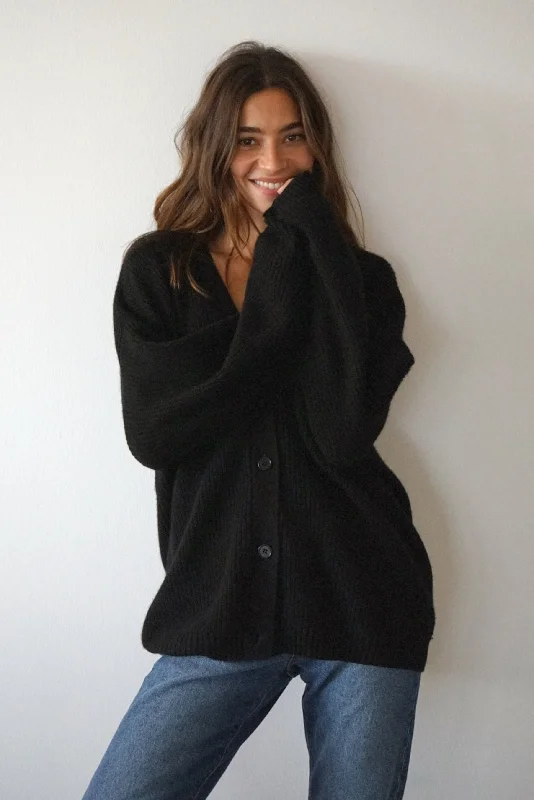 Women's Blouse with Long SleevesThe Cashmere Muma Cardigan // Noir